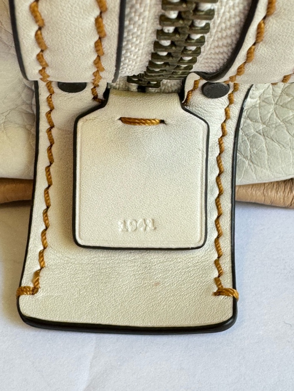 COACH 1941 Rogue 25: Two-Tone in Beige and Black - Picture 9 of 16